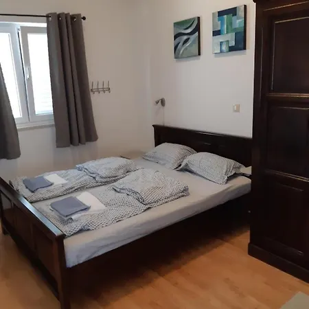 Lizzi Дом отдыха Трогир