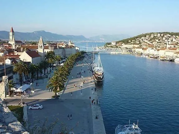 Lizzi Hébergement de vacances Trogir